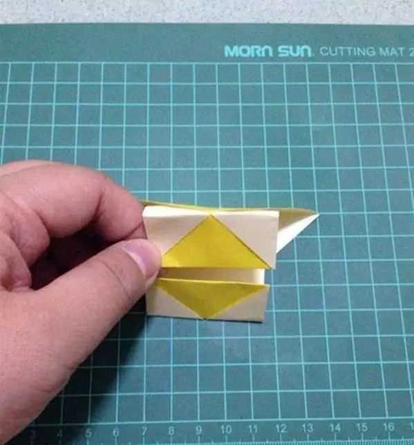 迎接新年的剪纸灯笼,做灯笼来点过年的气氛吧