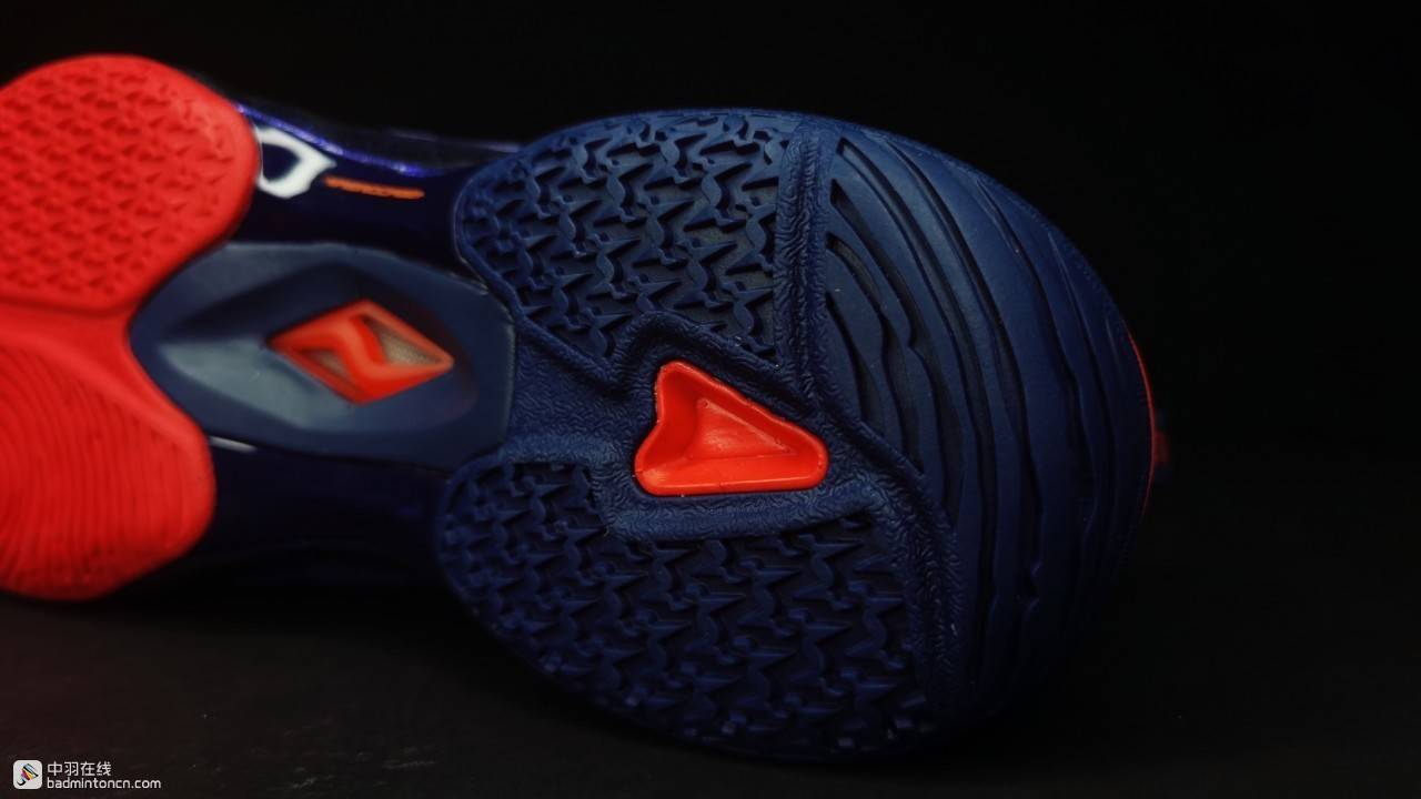 迪卡侬bs990,迪卡侬bs990与尤尼克斯88d