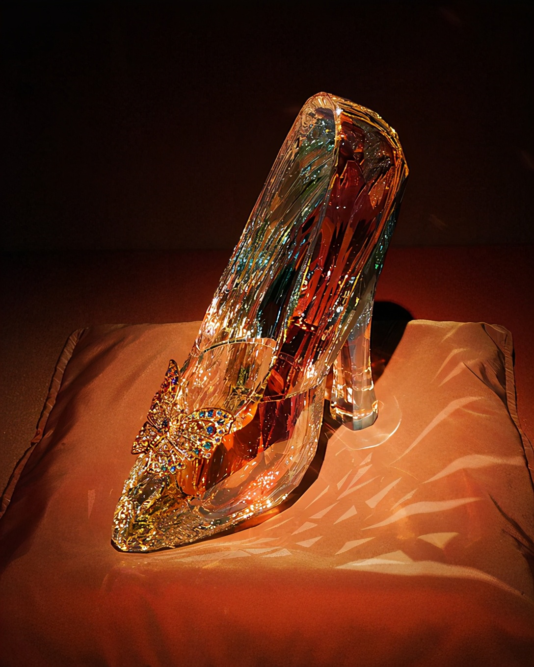 施华洛世奇花漾魔力寓意 (施华洛世奇的花样魔力)