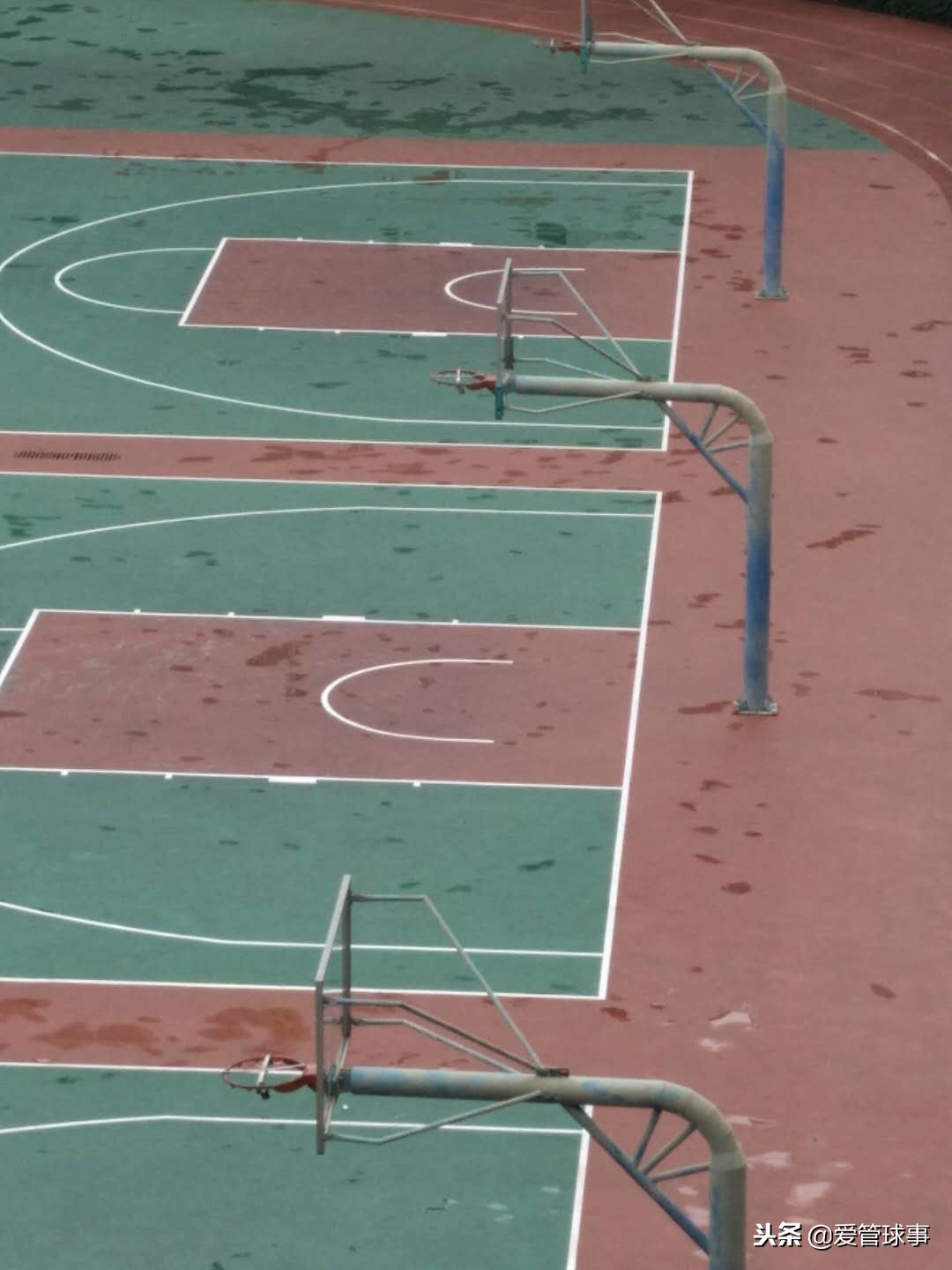 你学校的篮球框不上锁？未来校园足球的下场我已经想到了！