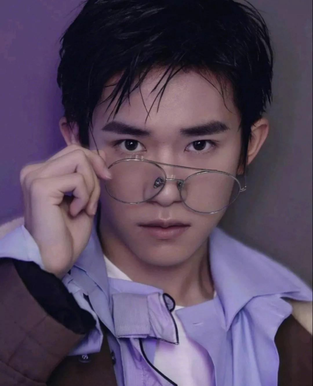 最近很流行的眼镜,最近特别流行的眼镜