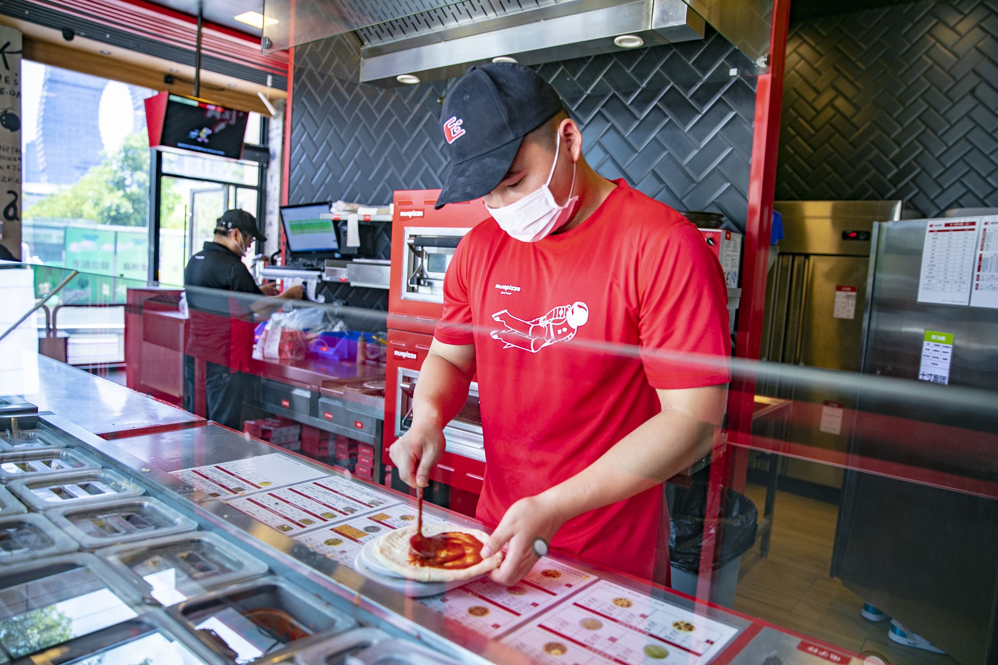 卖披萨的硬核科技公司长啥样?一块披萨,五年打磨,浙大校友打造好餐快食风向标