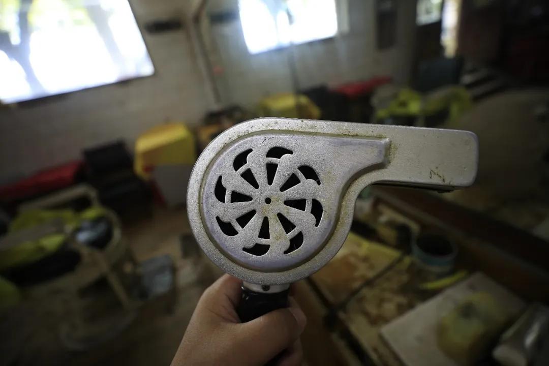 2000块钱的吹风机跟100的区别,2000元的吹风机