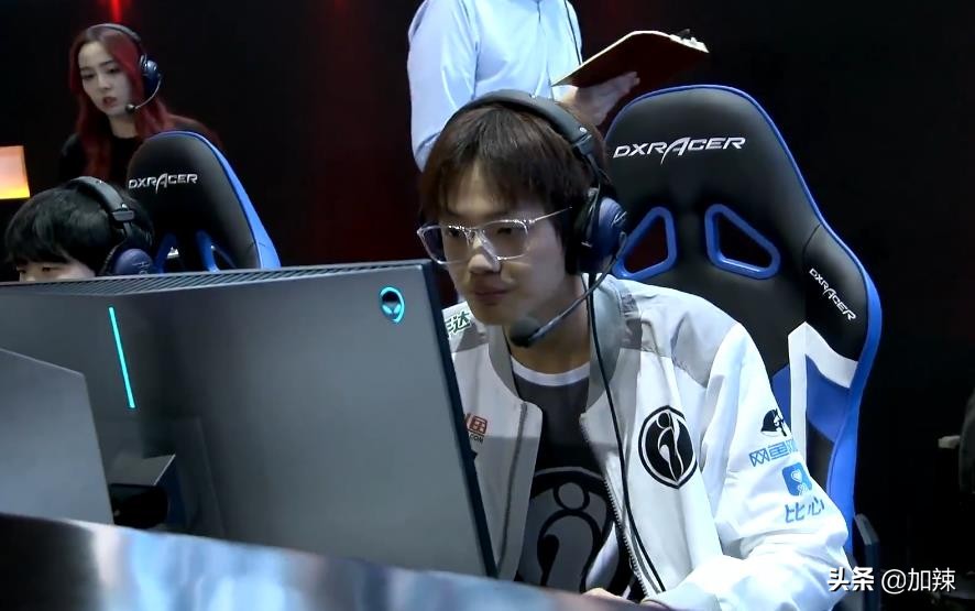 Doinb排位被小乐言挂机,小乐言称是电脑蓝屏,却被扒出是偷的图