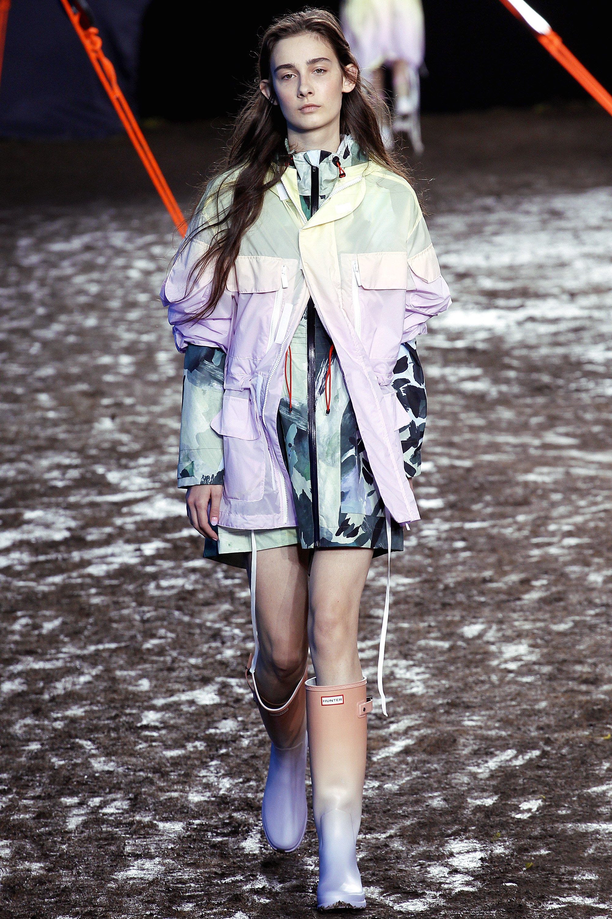 小猪佩奇踩水坑优秀案例,踩水坑小猪佩奇完整版