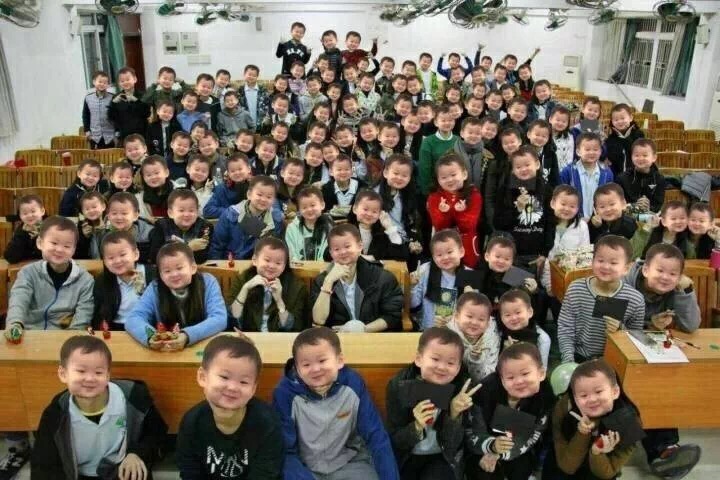 退圈读书、捞快钱、疑似“秃顶”，“表情包”萌娃现状大不同