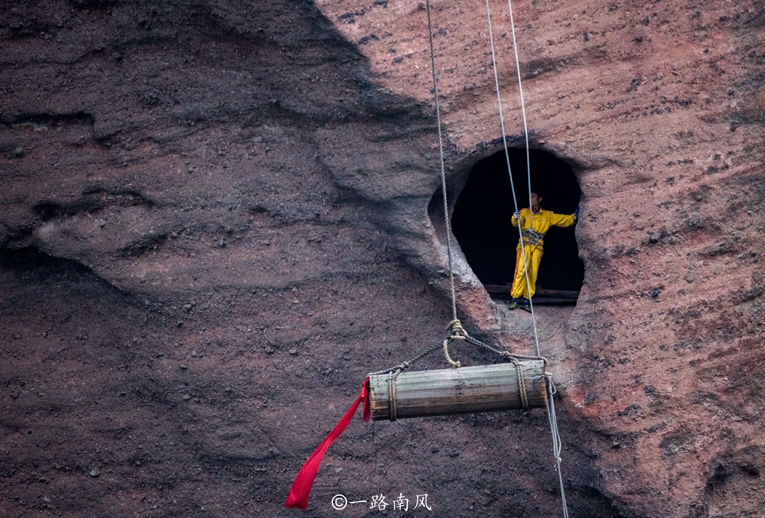 鹰潭龙虎山千年悬棺在哪里发现的,龙虎山悬崖棺材在哪里