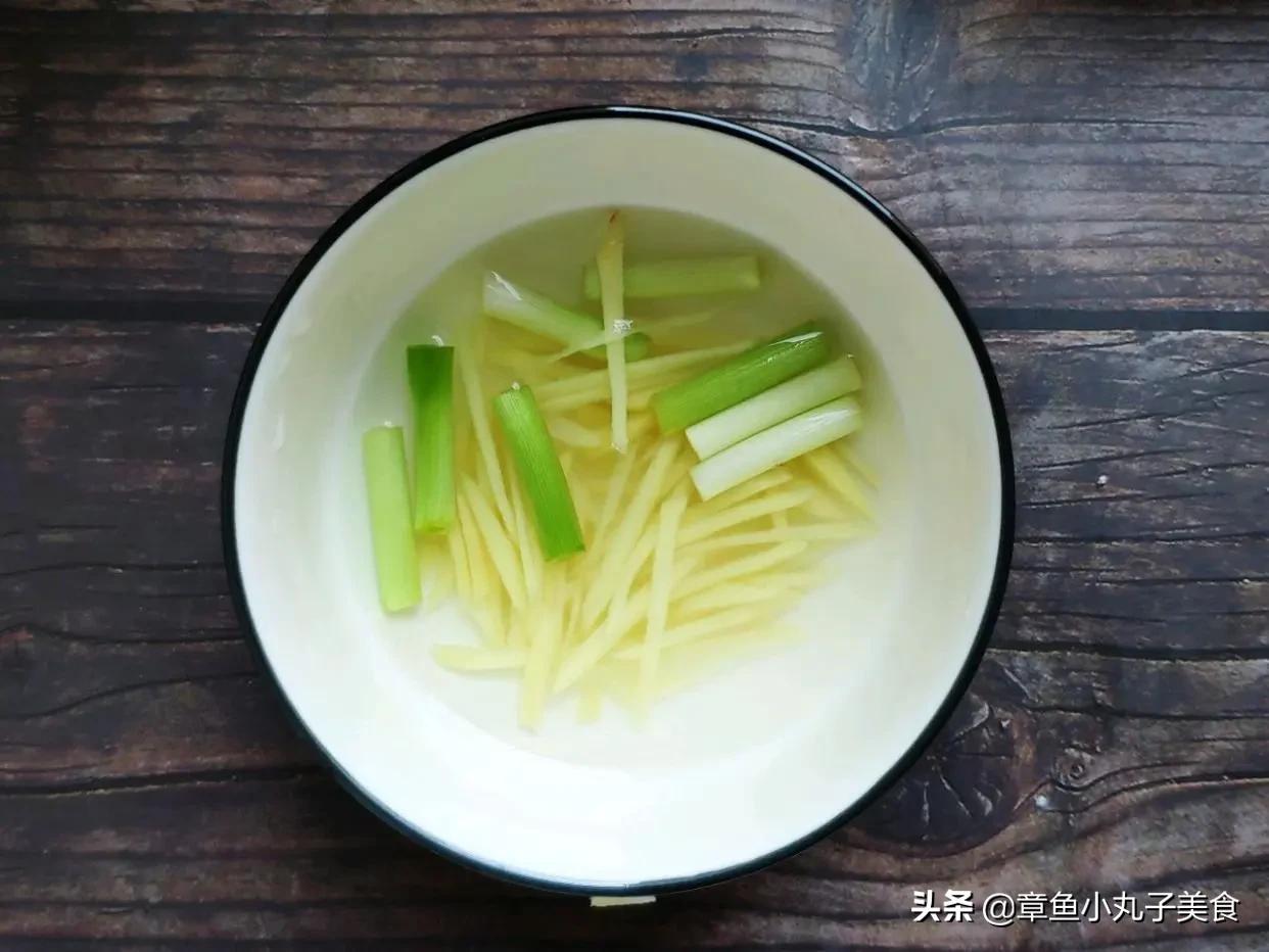 爆炒鸡胗开胃又下饭,爆炒鸡胗脆爽香辣美味佳肴