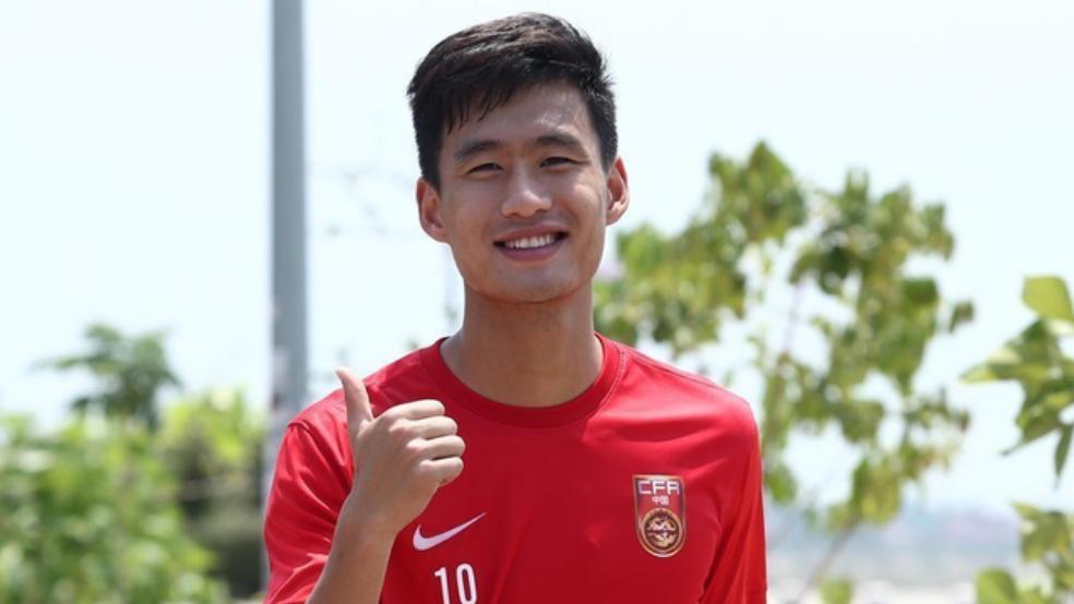 实况足球中超精选推荐,11个c罗vs11个梅西实况足球