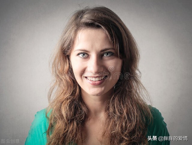 时光越老，人心越淡；轻轻地呼吸，浅浅地微笑；生活平平淡淡就好