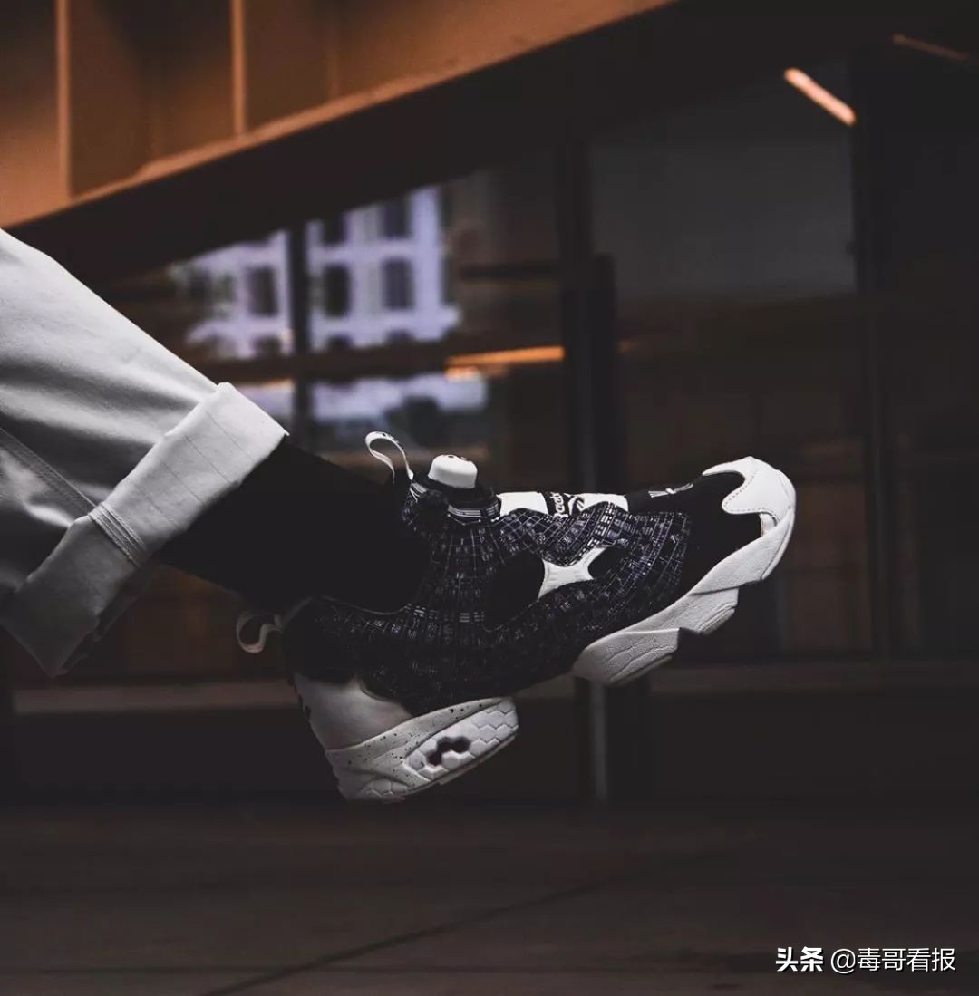 reebok什么意思啊,为什么reebok两个标志