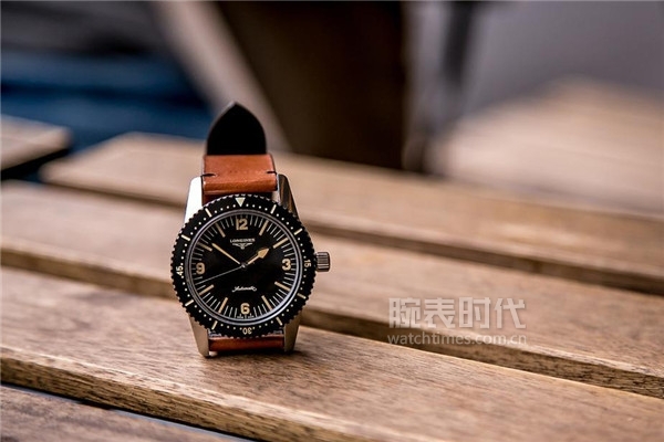 你愿意花两千买鞋吗,浪琴潜水表是哪一款