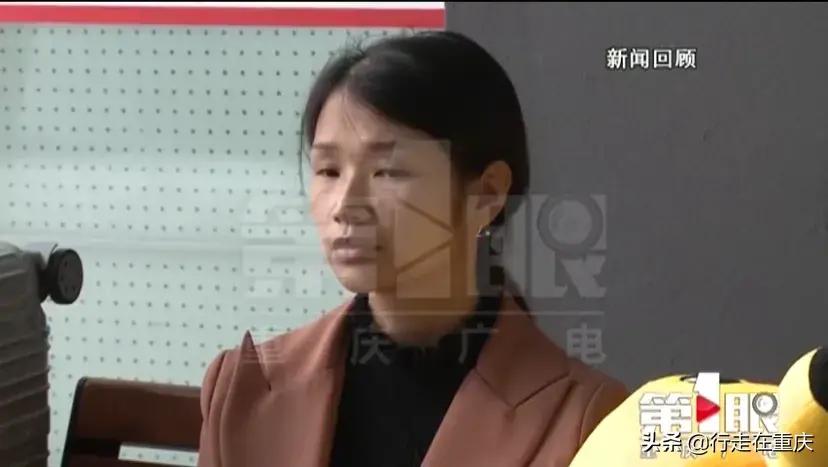 古有“望夫石”“今有望夫女”重庆痴情女孩苦苦等待男友的出现