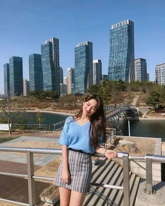 街拍复古风拍照姿势,街拍凹造型图片大全