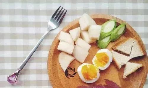 减肥便秘拉不出来最快方法,减肥吃的少有点便秘