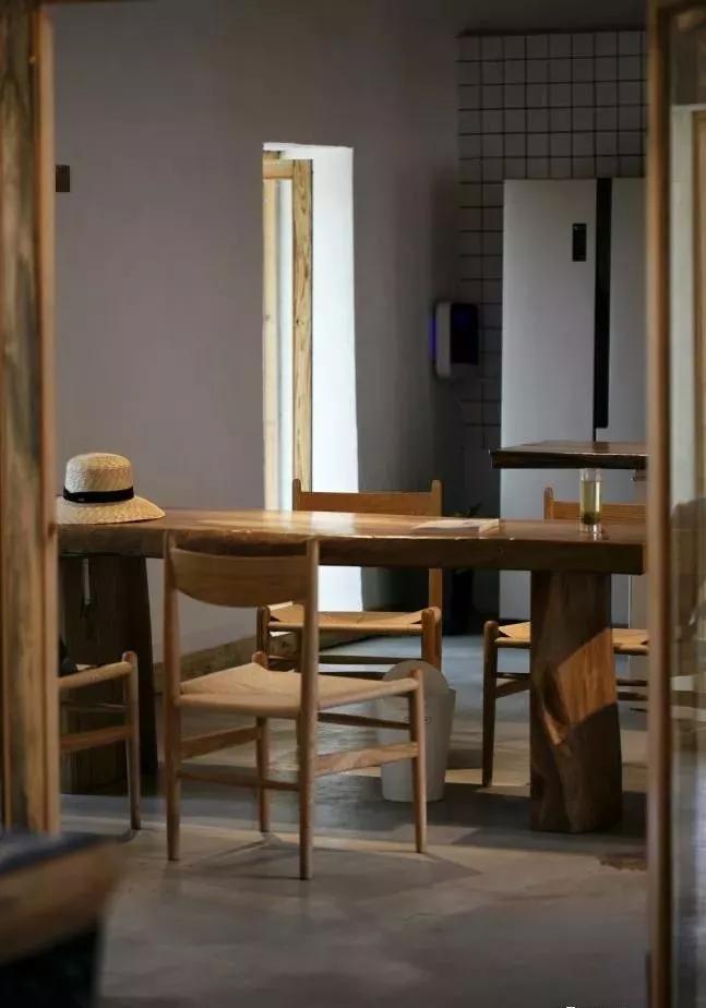 80后夫妻住山,80后两口子隐居大山