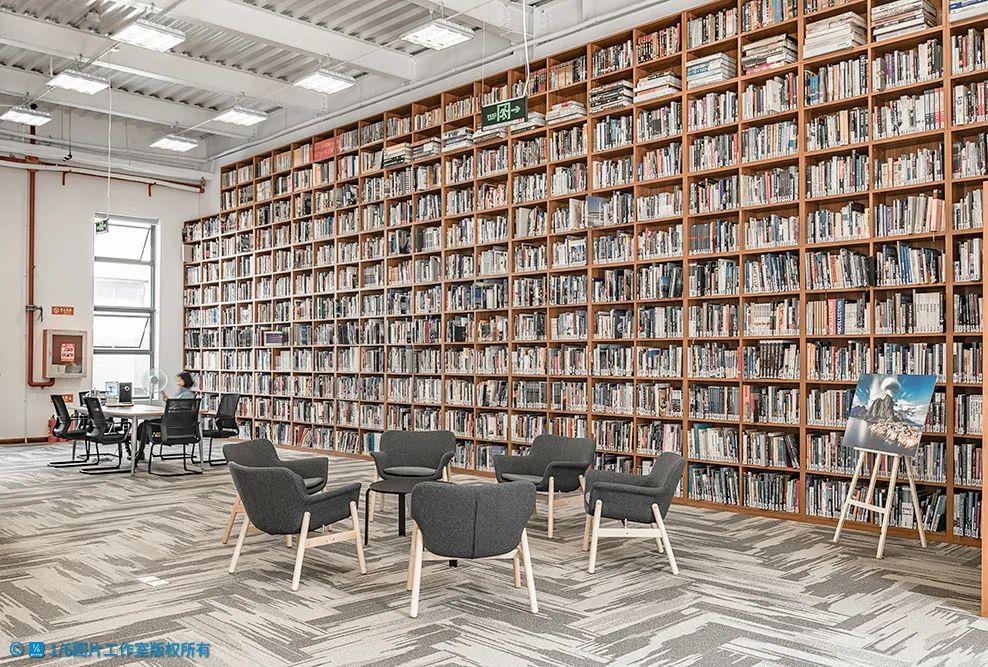 李忠:用钢笔记录粉笔