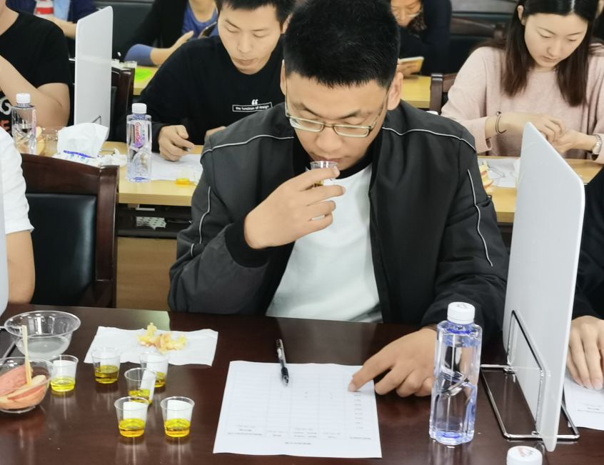 20位研究生告诉你，你家橄榄油真的够香吗？