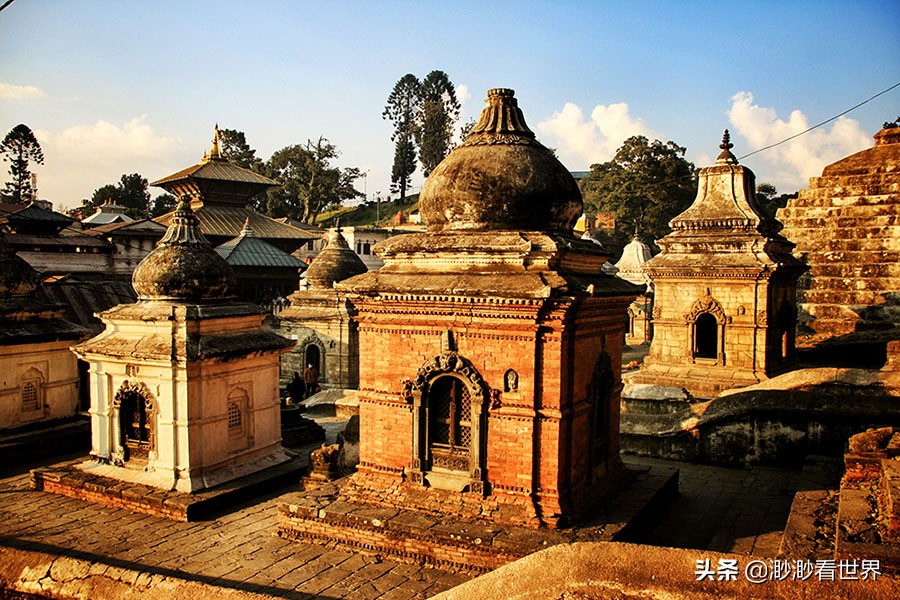 尼泊尔恒河上的烧尸庙,夜游尼泊尔烧尸庙