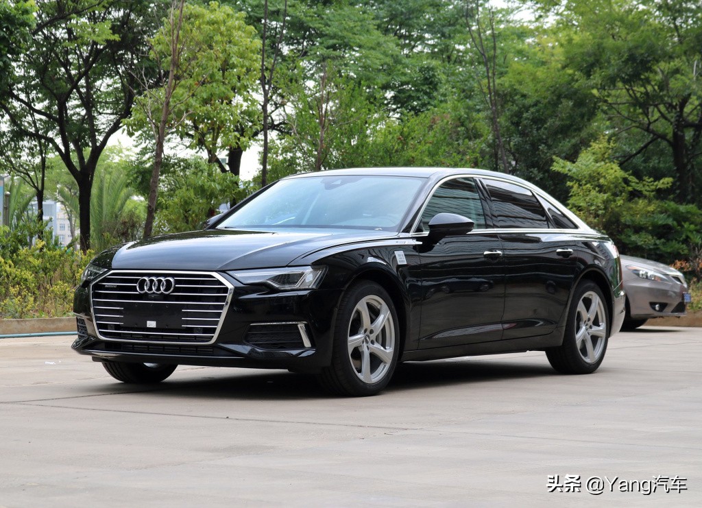 奥迪a8打6折,19年最新款奥迪a6l豪华和臻选区别