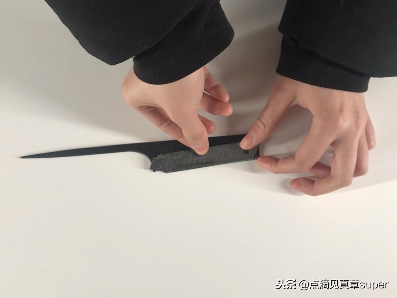 呢子大衣毛球怎么去除最好,呢子大衣上面的毛球怎么清理