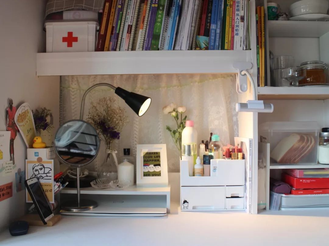 大学寝室简洁,大学寝室长什么样