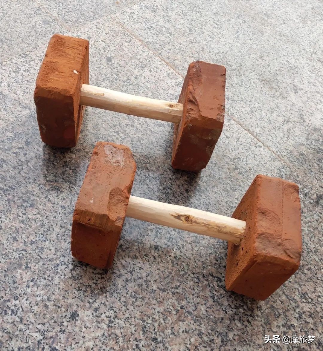 朋友圈里的有钱人,朋友圈炫富靠什么