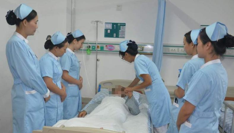 女生报考专科专业就业前景排名,女生读专科选什么专业更好