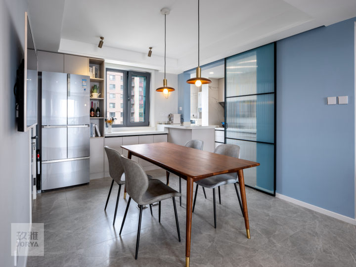 餐厅预留电视,终于实现了边做饭边追剧的愿望