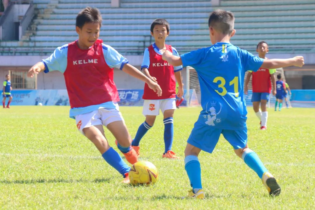 当中山、日本足球青训“激情相遇”，你更支持谁？