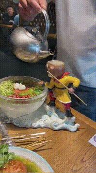 老婆在网上买了件衣服,老婆买了条裙子