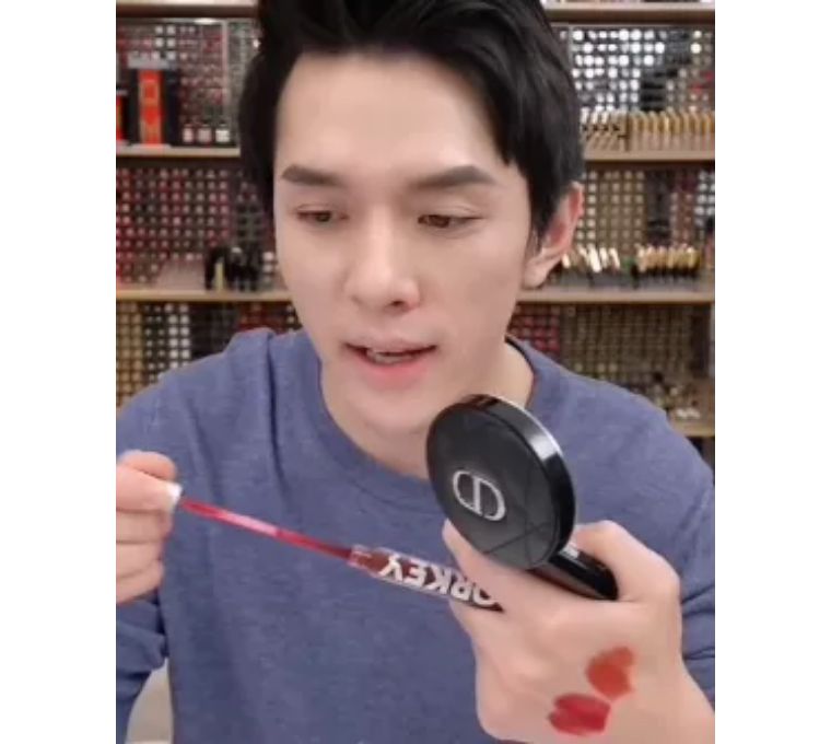 李佳琦用完都叫OMG！今年开春最推荐的口红，没有之一！