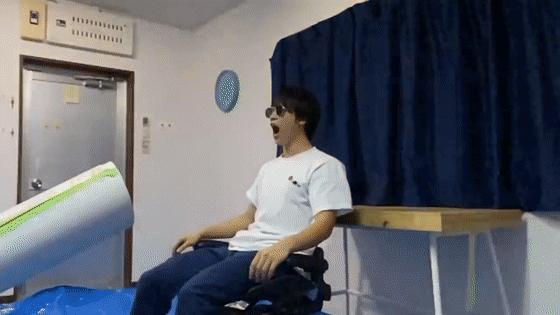 在房间里发射10000颗爆米花,这位日本人真是被居家隔离憋坏了