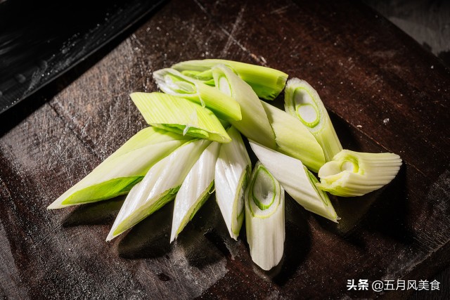 葱的十种最佳吃法,葱的食用方法大全