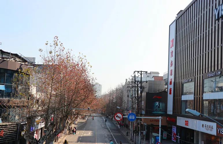 慢悠悠在司门口晃荡，感受武汉老城区的宠辱不惊