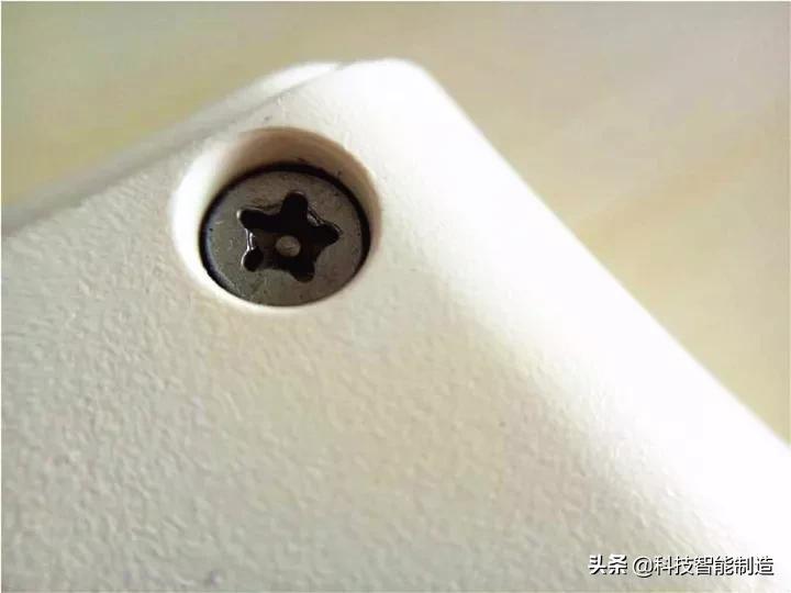 插排界的工匠精神,3年时间117种原料反复测试,打造防水安全插排