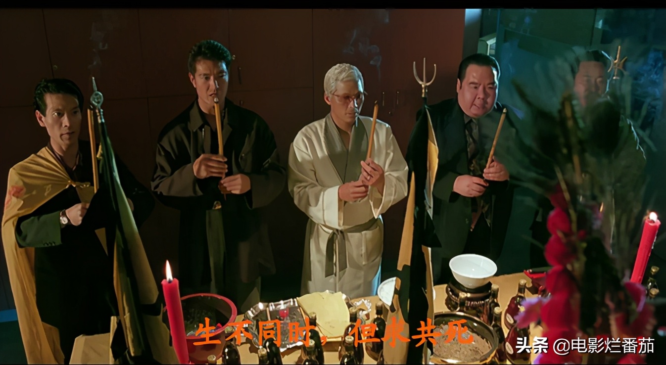 一急之下炒掉导演自己来,成龙在放火烧掉整条街后,电影终于大卖