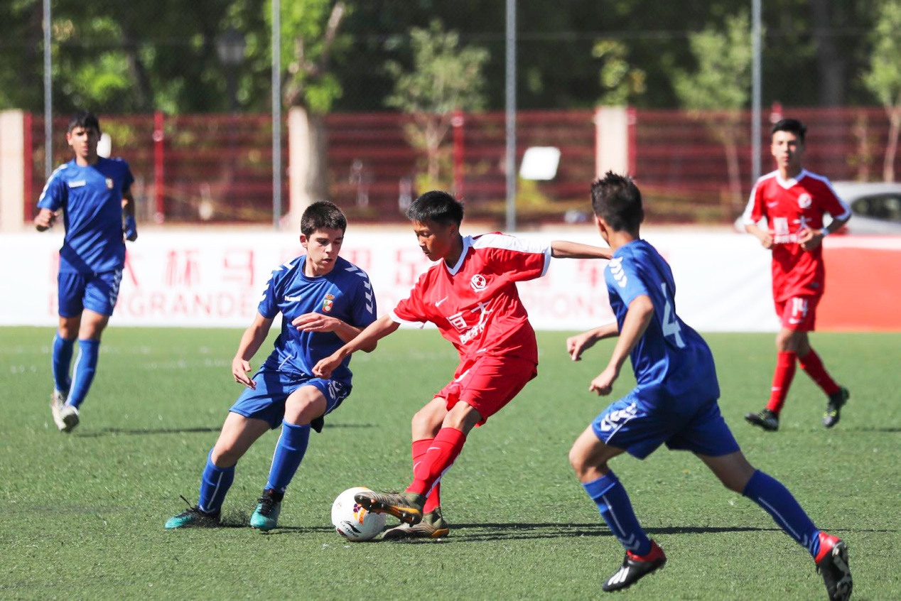 恒大足球青训再现大动作,恒大未赢够13年亚冠