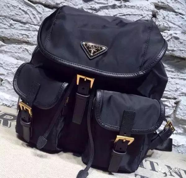 普拉达翻盖降落伞包真假,普拉达降落伞包由来