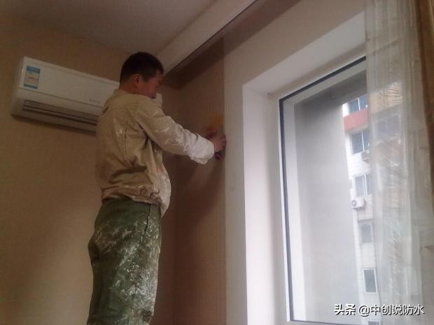 房子如果出现裂缝怎么去修补,房顶裂缝漏水自己动手修补方法