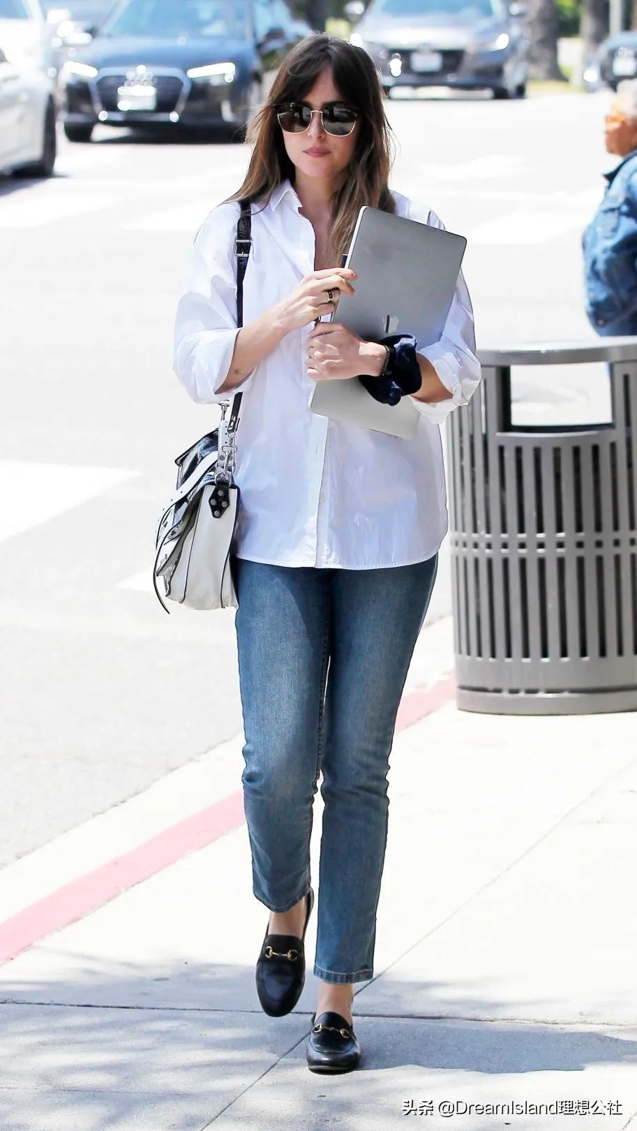 街拍白色乐福鞋,达妹街拍图文