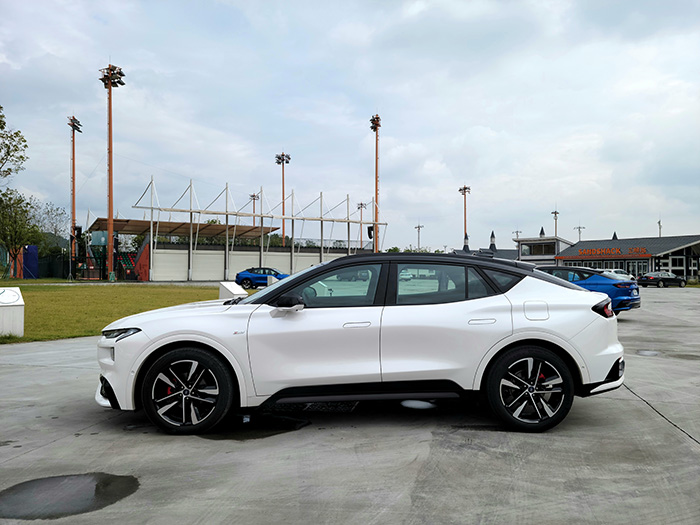 福特evos刹车,evos福特碰撞测试