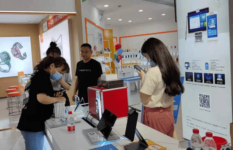 科大讯飞*级A**学习机旗舰店在阜阳开张