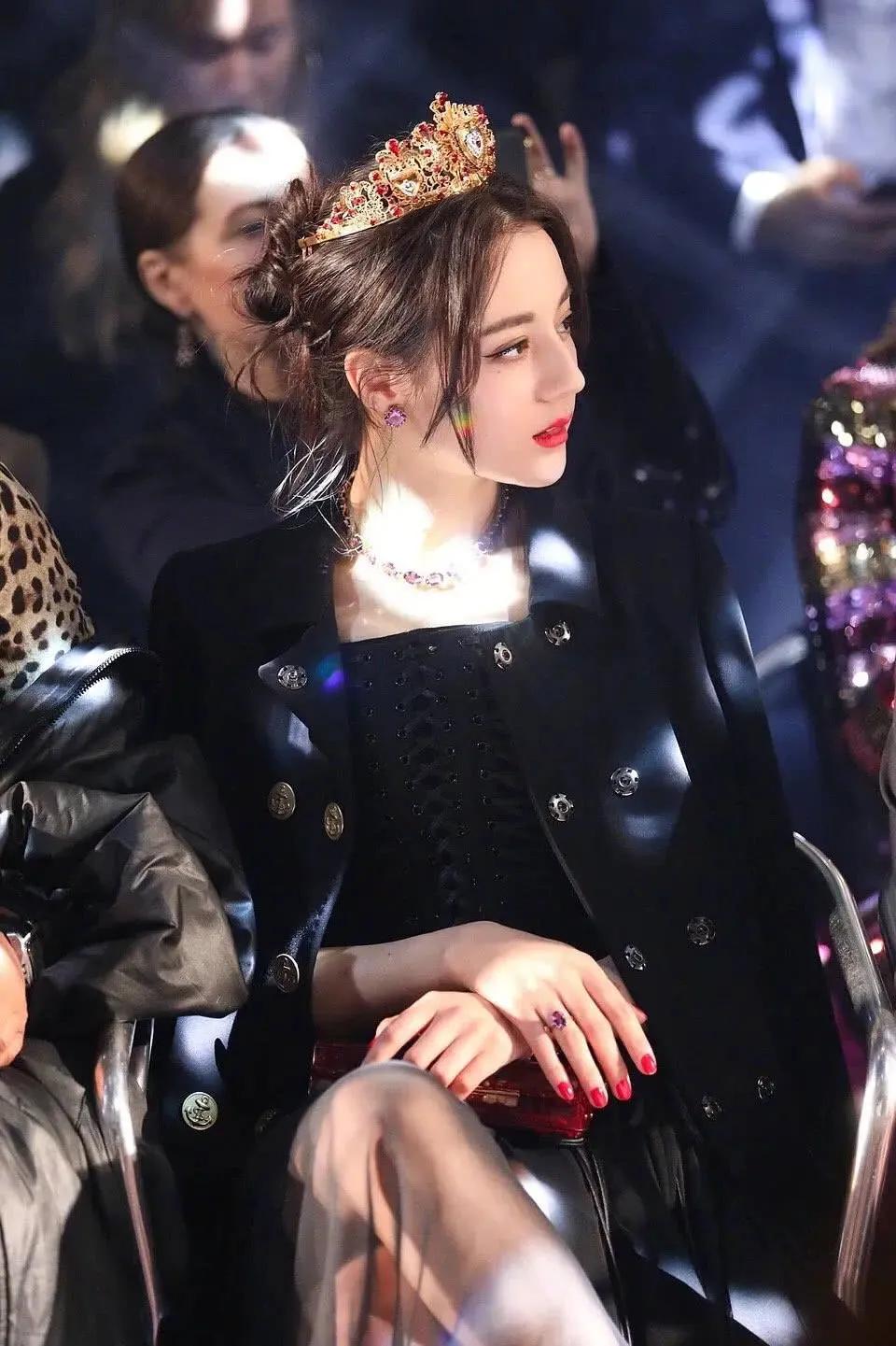 可爱又萌的迪丽热巴,高颜值身材好的迪丽热巴