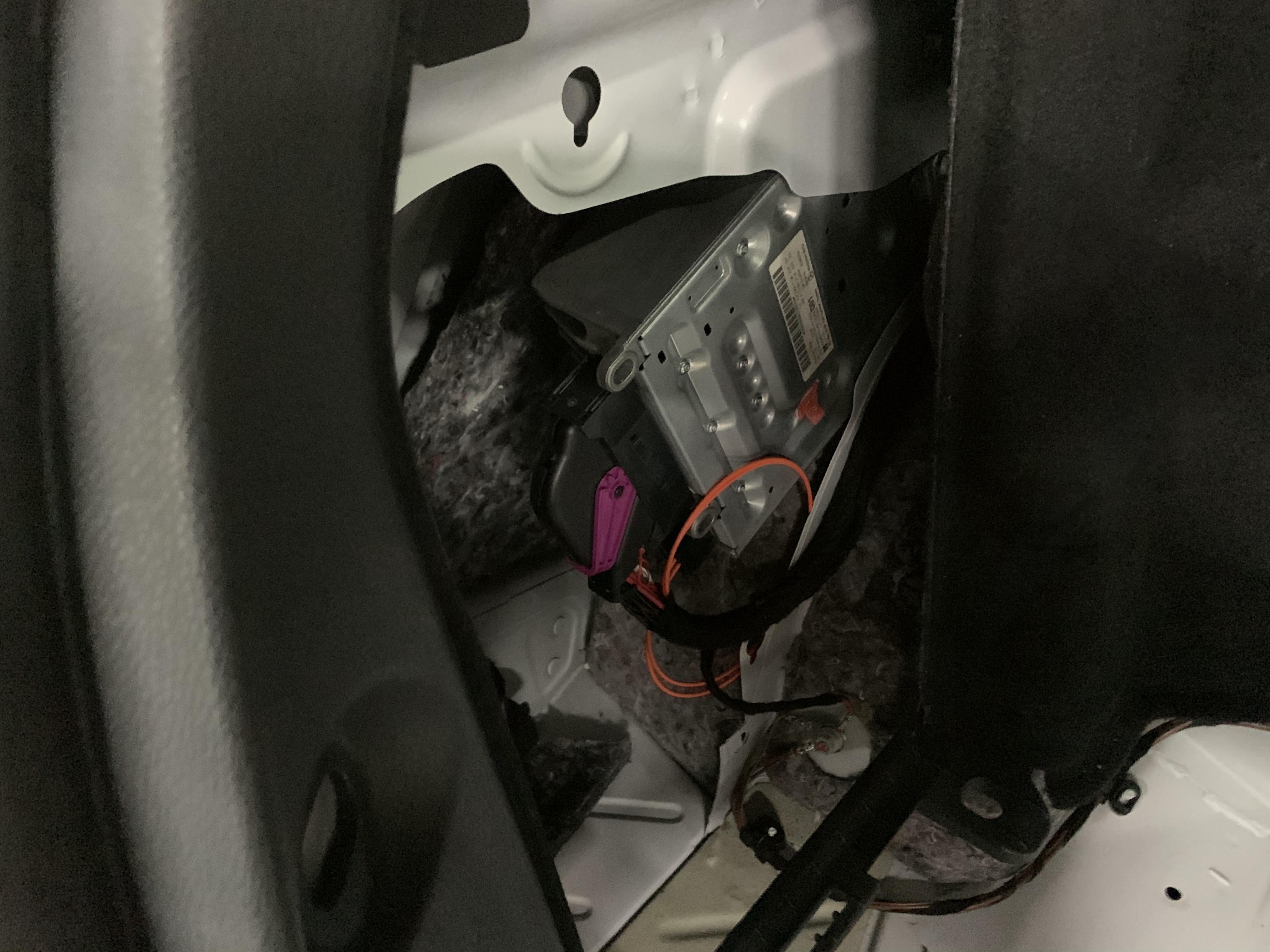 奔驰glk300音响系统升级,15款奔驰glk300无损升级音响