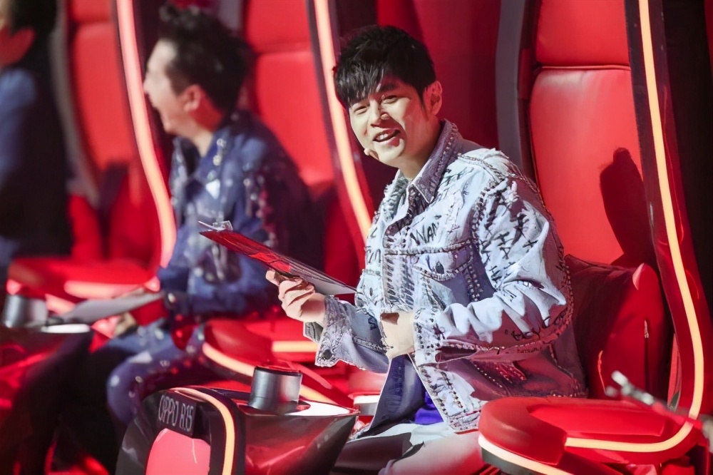 单依纯好声音哪一期出来的,单依纯总决赛歌曲夺冠视频