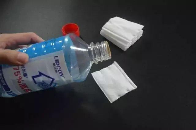 墙壁发霉用什么除霉,家里墙发霉掉皮怎么办