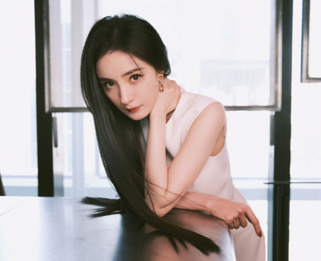 邓伦过生日只有杨幂送祝福？这下可惹怒了粉丝，直呼“伦姐”