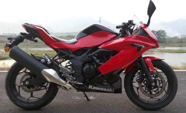 川崎ninja250和小忍者的区别,川崎ninja小忍者250和400区别