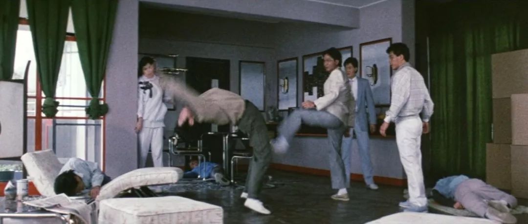 香港经典电影成龙警匪片,最老的成龙警匪片